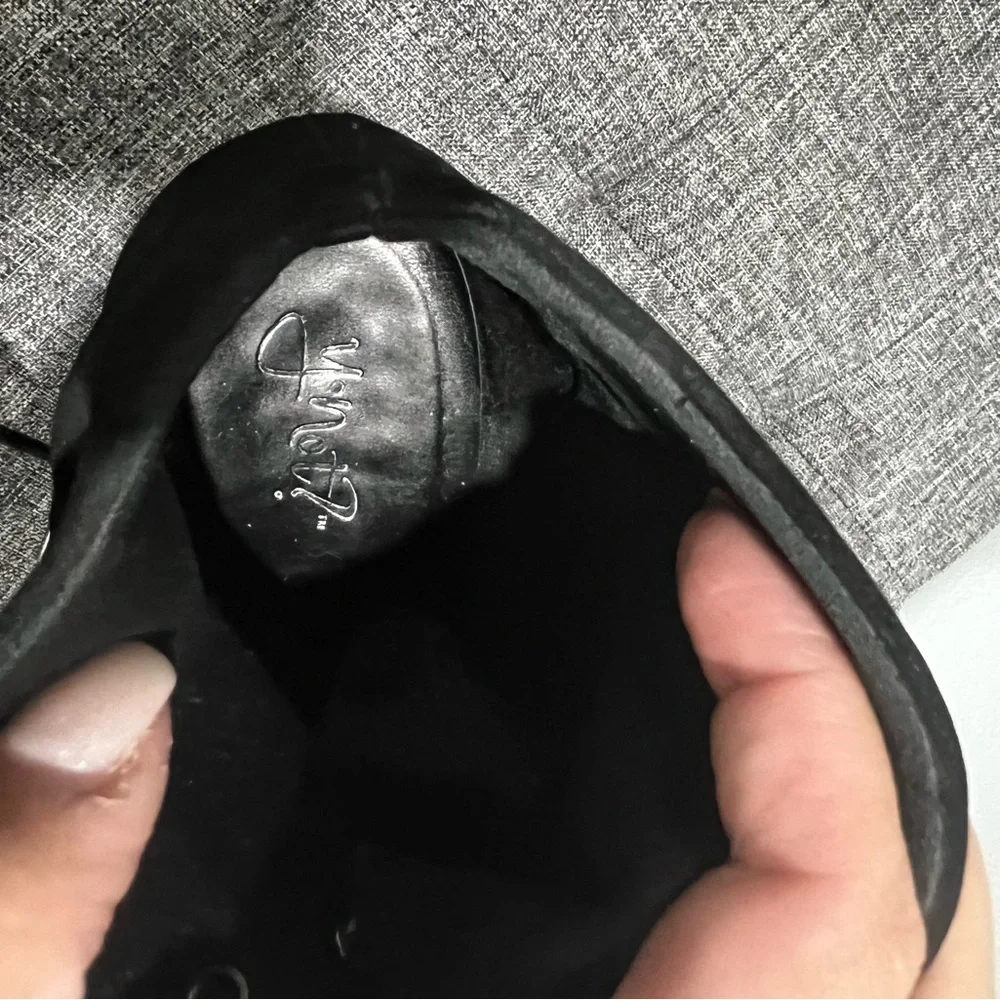 Agenda Black Lace-Up Ankle Booties Size 8W - Picture 3 of 3